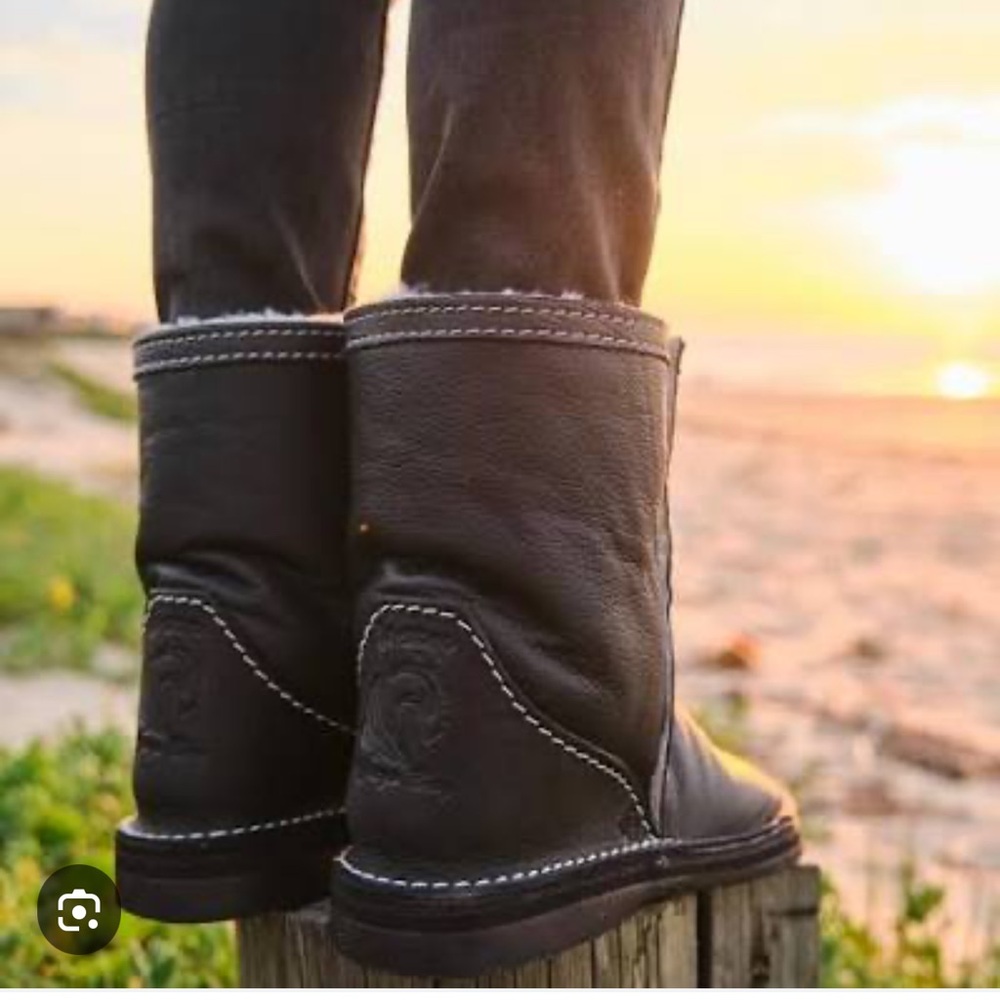 Women’s Jeffery’s Bay ( J Bay) size 7 Brown Suede & Leather Shearling Boots